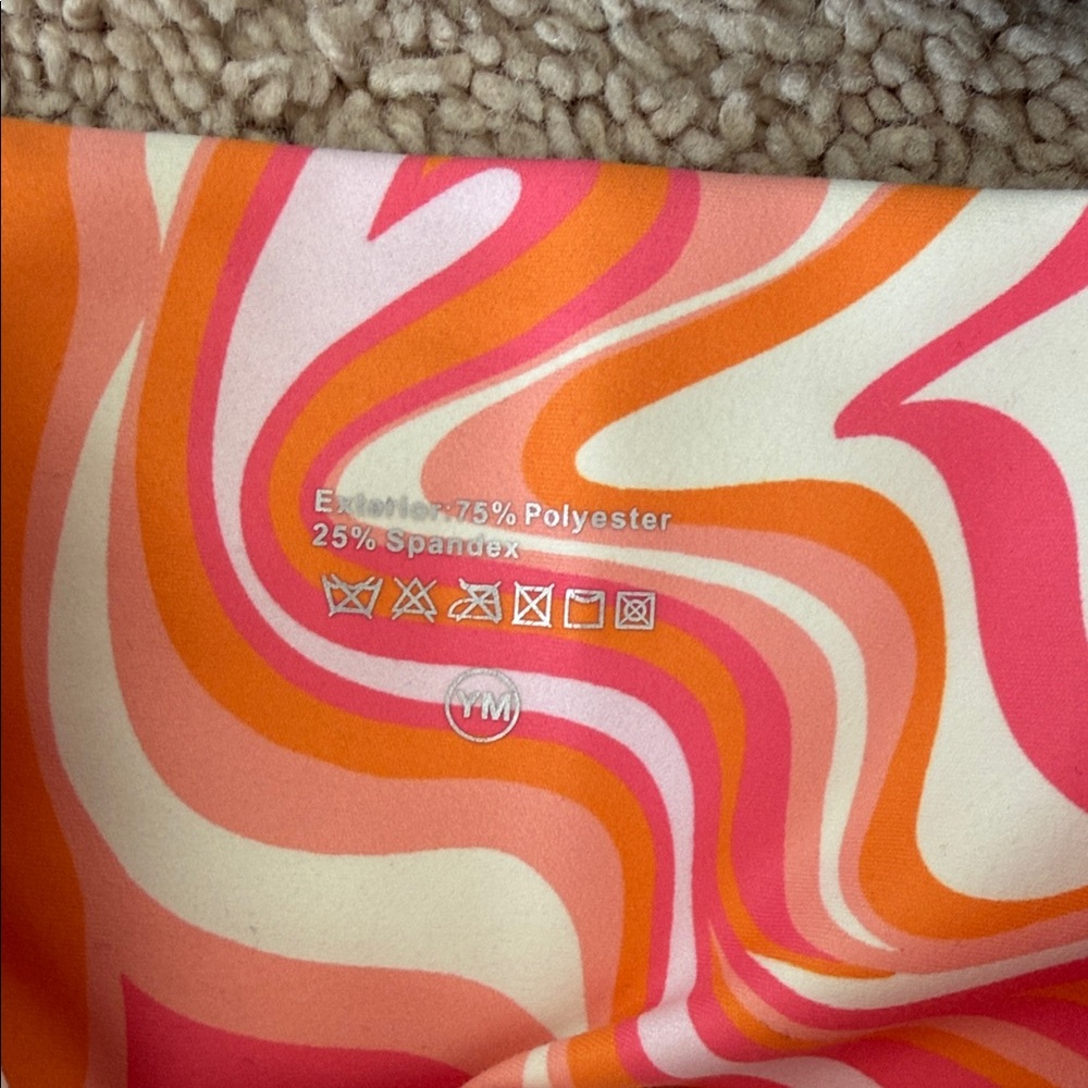 California Kisses Dancewear Set - Picture 2 of 4